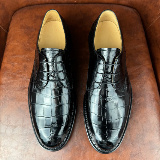 Alligator Leather Dress Shoes: Timeless Black Derby Style