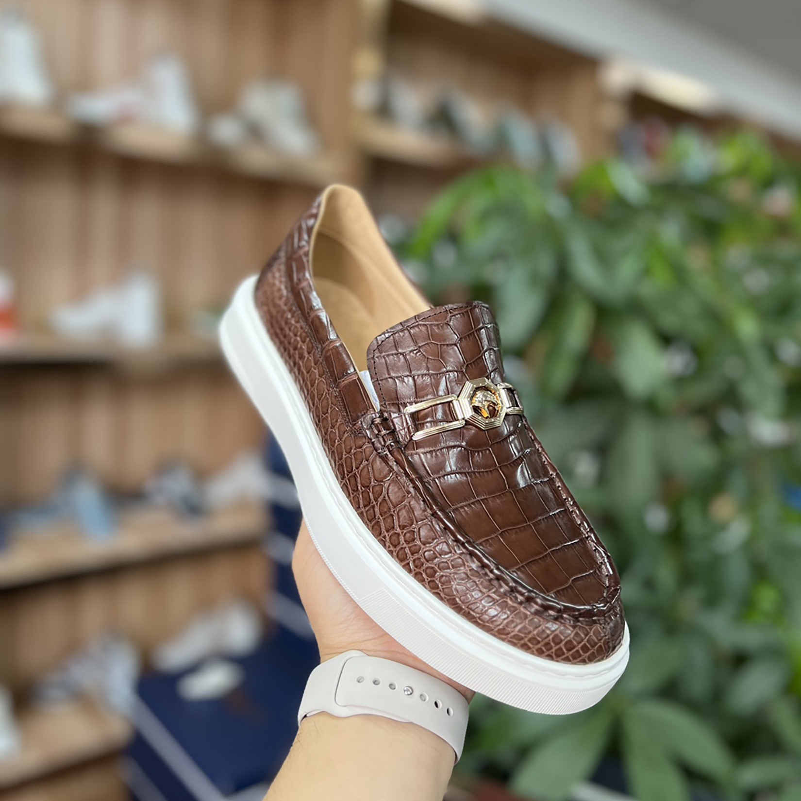 Crocodile Shape Shoes: Men's Genuine Brown Crocodile Leather Slip-On Loafer Bit Shoes