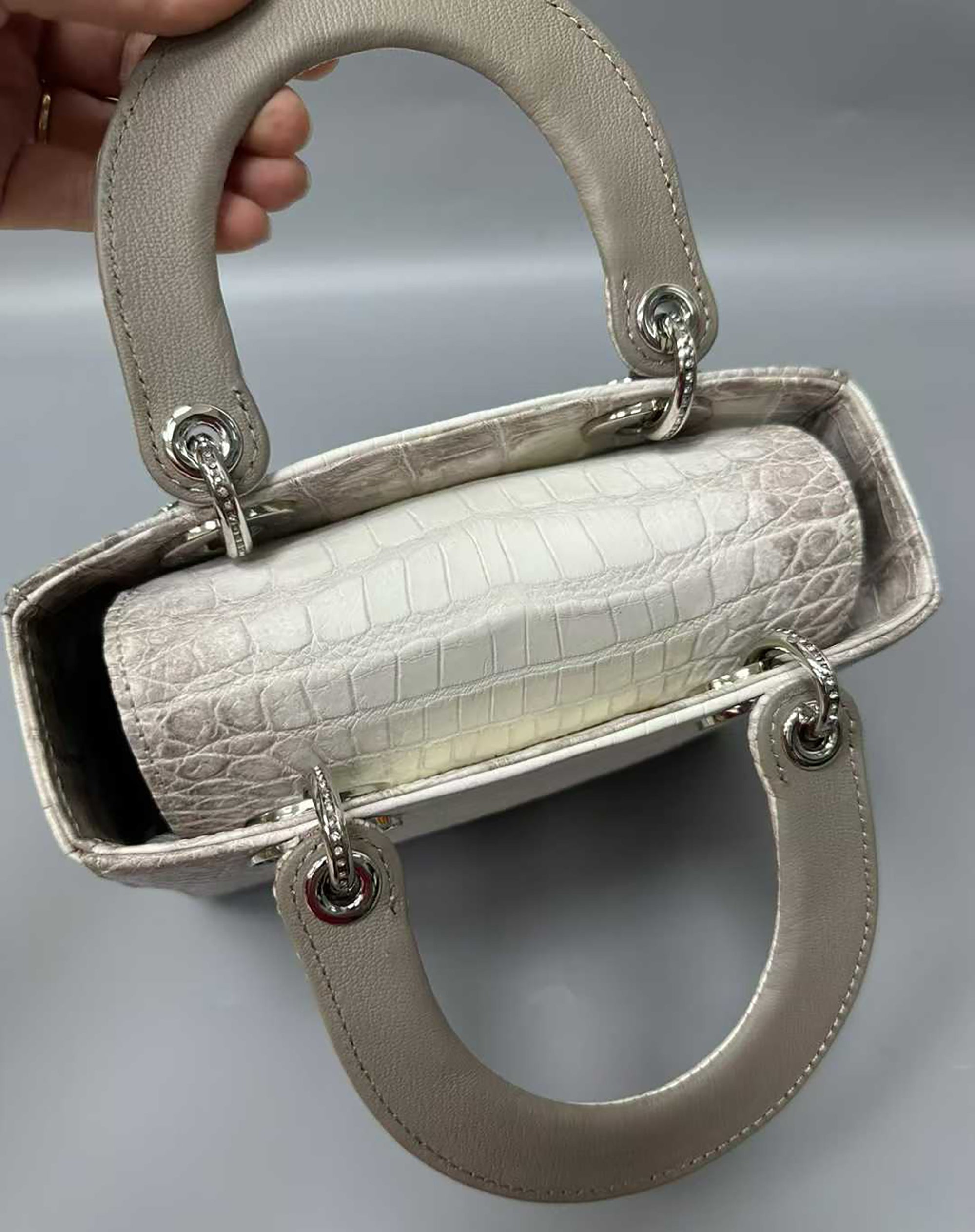 Himalayan White Genuine Alligator Handbag – Belly Skin Lady Bag | Top-Grain Lining (Size 17cm/20cm)