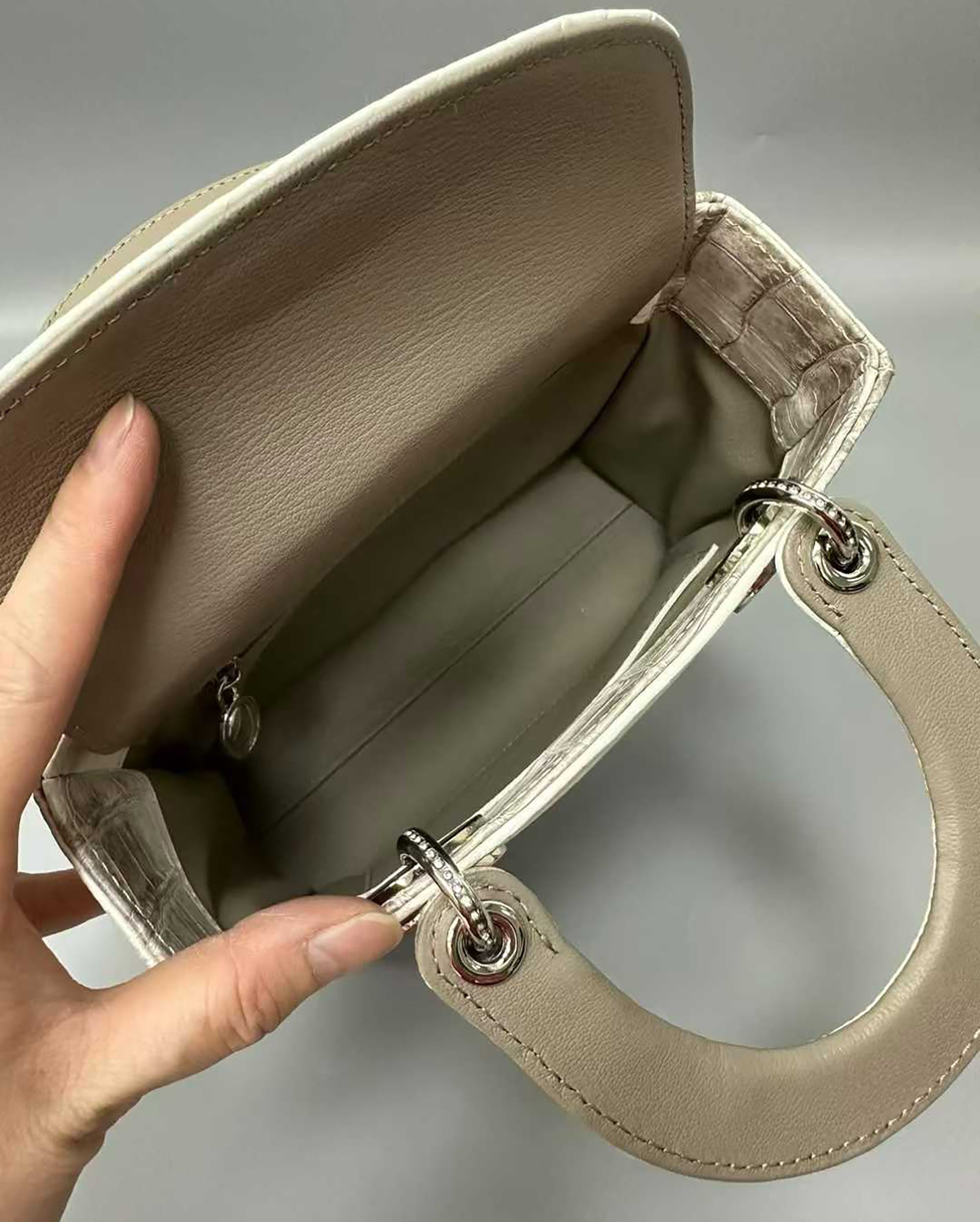 Himalayan White Genuine Alligator Handbag – Belly Skin Lady Bag | Top-Grain Lining (Size 17cm/20cm)