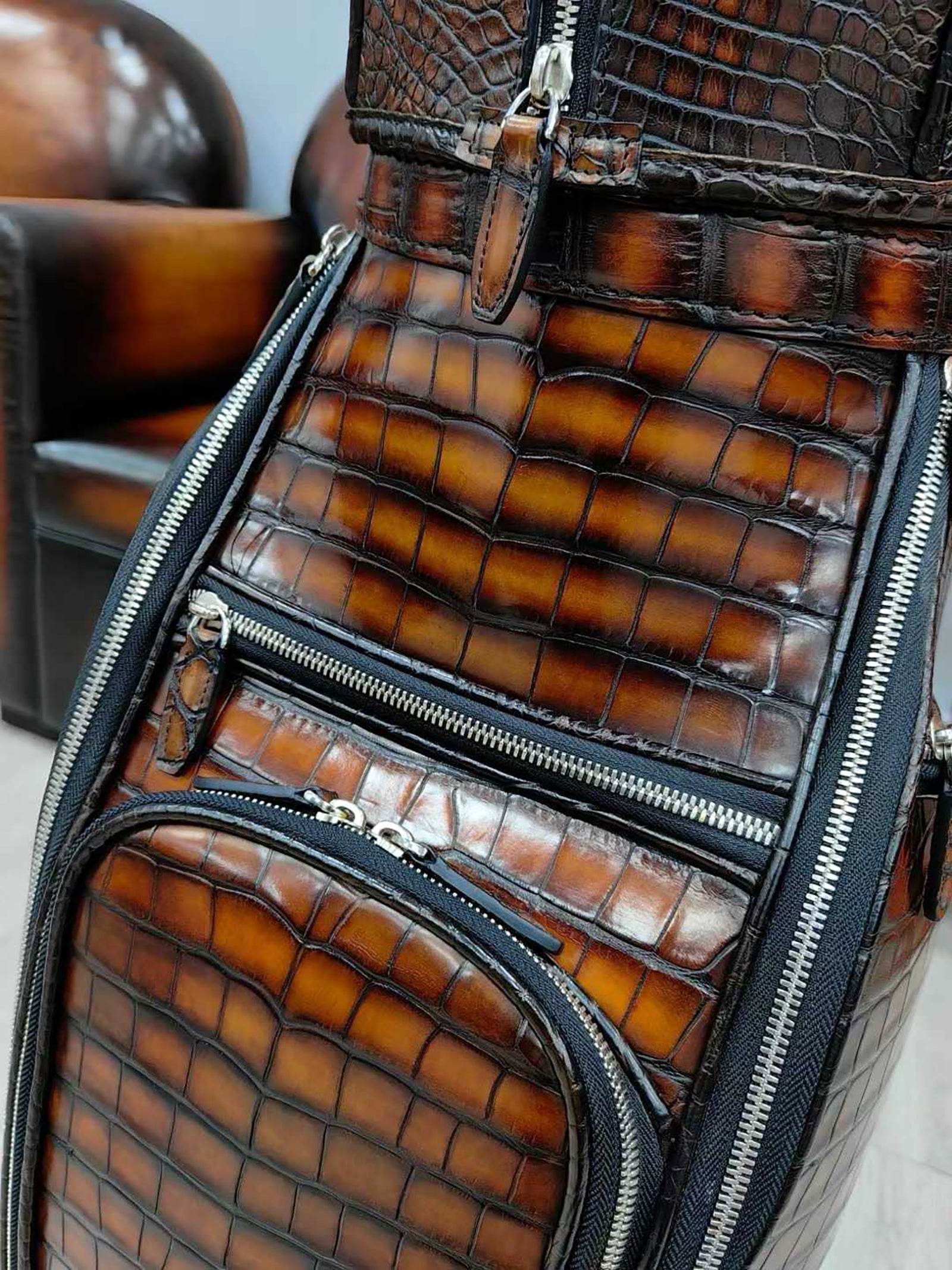 Luxury Hand-Painted American Alligator Leather Golf Bag for Elite Golfers