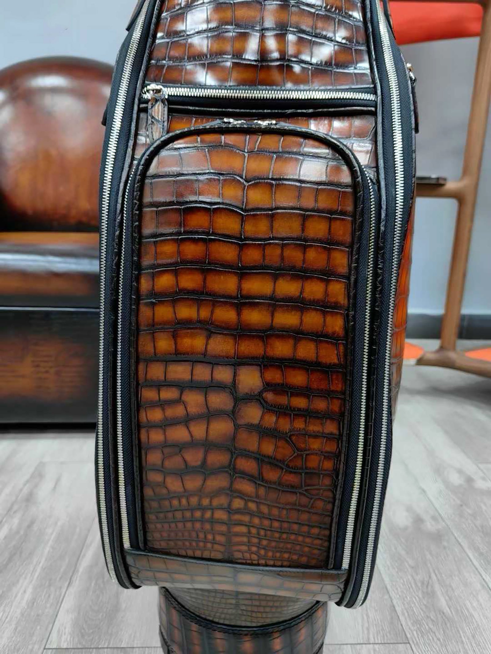 Luxury Hand-Painted American Alligator Leather Golf Bag for Elite Golfers