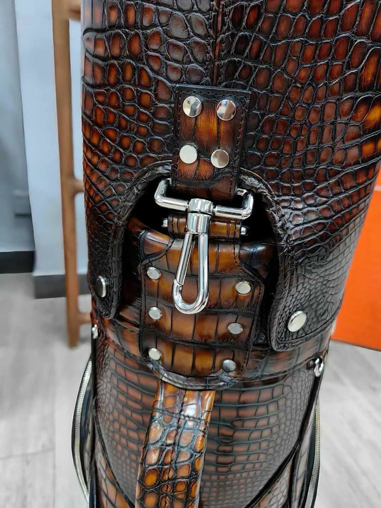 Luxury Hand-Painted American Alligator Leather Golf Bag for Elite Golfers