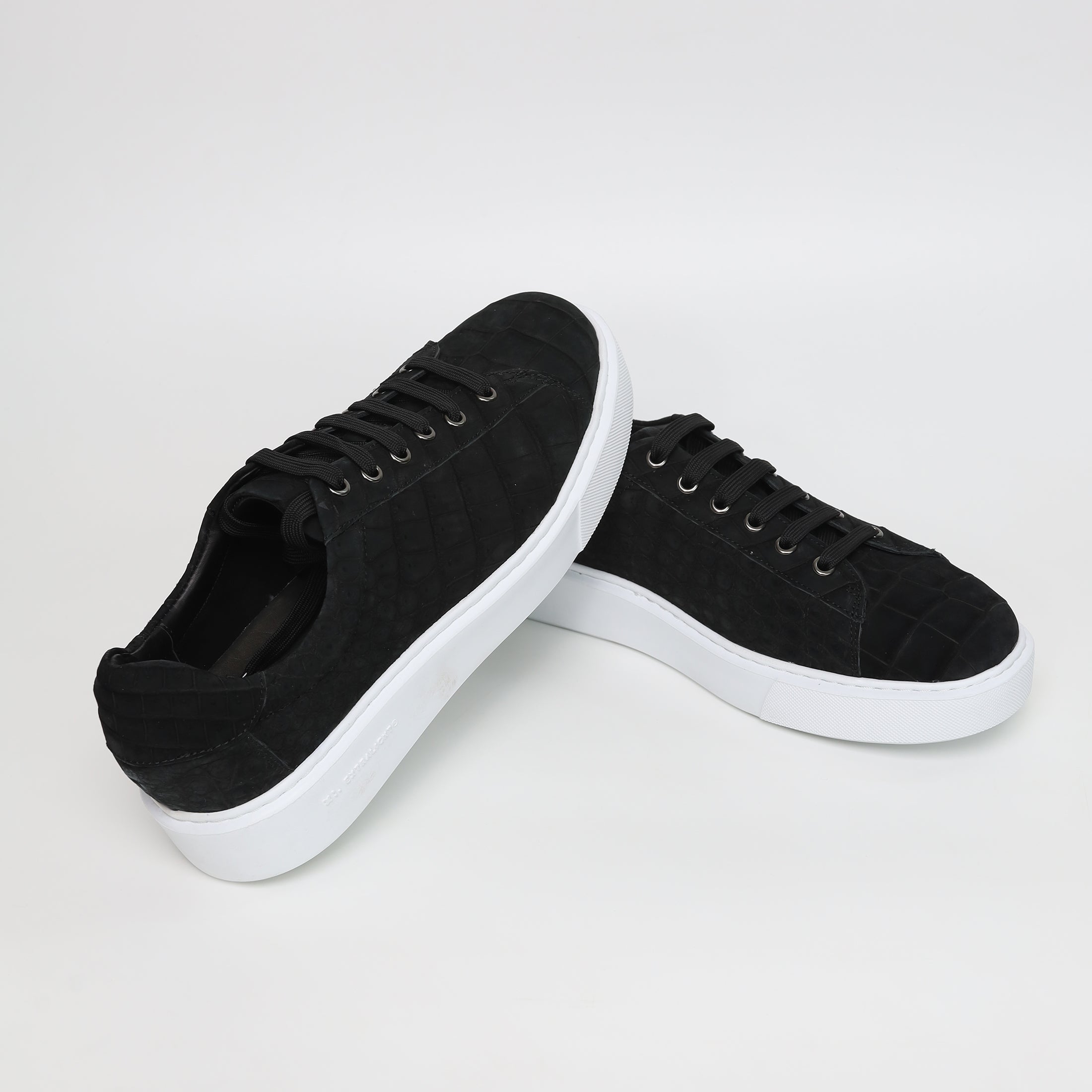 Luxury Nubuck Alligator Leather Sneakers for Men – Handcrafted Comfort Meets Exotic Streetwear